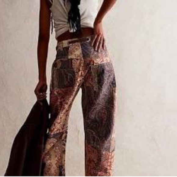 FREE PEOPLE RARE PRINTED MOXIE BARREL JEANS PLUM FLORAL SZ: 30 - Picture 3 of 7